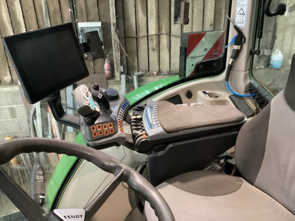Tracteur FENDT 714 ONE Profi - photo slide 9