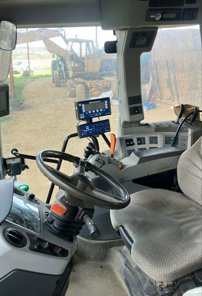 Tracteur CLAAS ARION 640 - photo slide 14