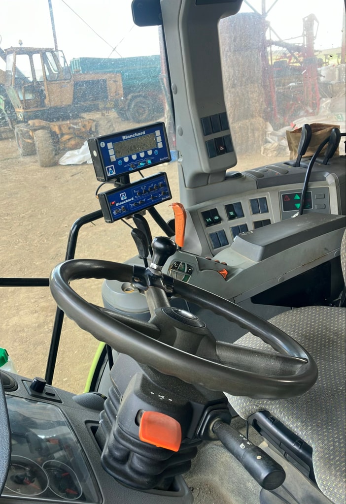 Tracteur CLAAS ARION 640 - photo slide 15