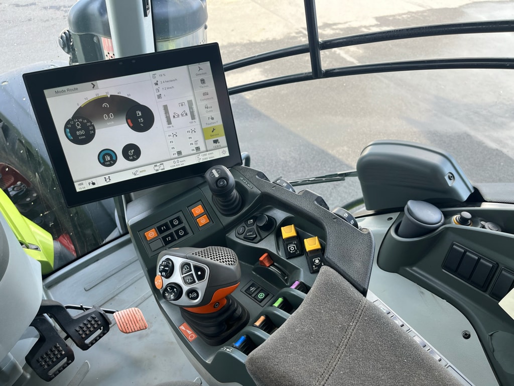 Tracteur CLAAS AXION 920 CEBIS - photo slide 15