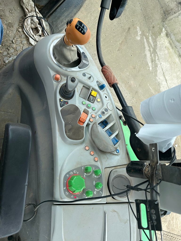 Tracteur chargeur DEUTZ FAHR 5120P - photo slide 13