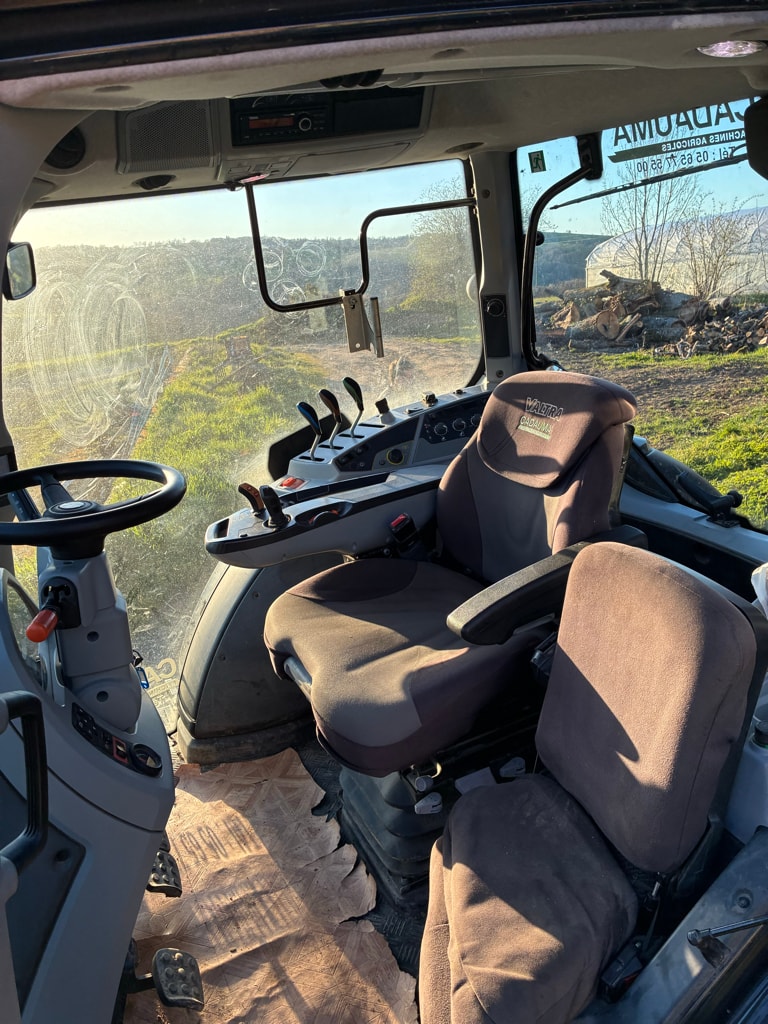 Tracteur VALTRA N134 Hitech - photo slide 11