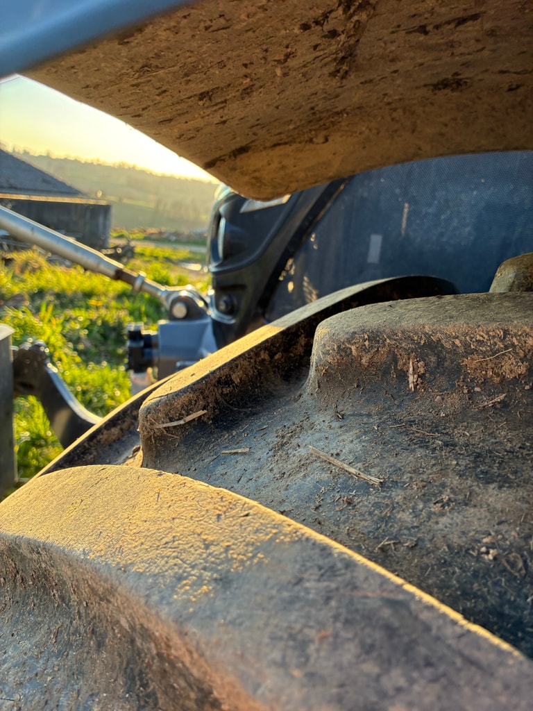 Tracteur VALTRA N134 Hitech - photo slide 13
