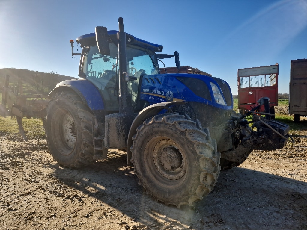 Tracteur NEW HOLLAND T7.215S - photo slide 1