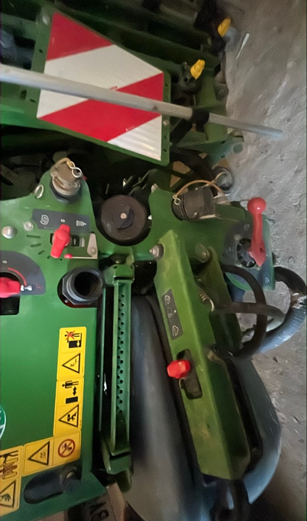 Pulverisateur AMAZONE UF901 - photo slide 7