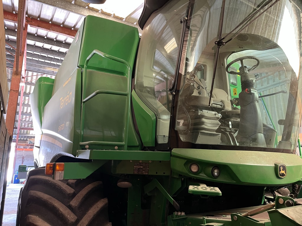 Moissonneuse JOHN DEERE S670 - photo slide 1