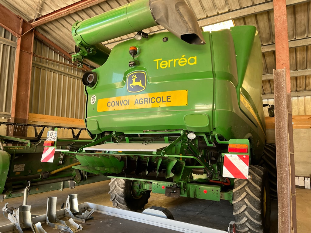 Moissonneuse JOHN DEERE S670 - photo slide 3