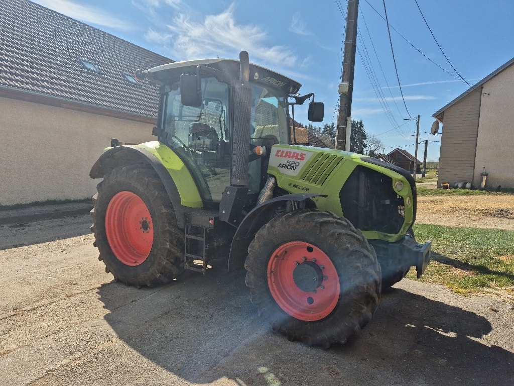 Tracteur CLAAS ARION 520 - photo slide 3