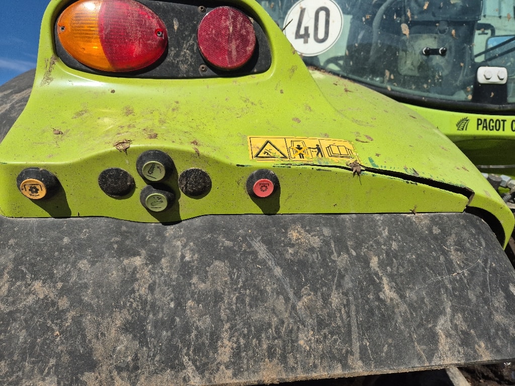 Tracteur CLAAS ARION 520 - photo slide 10