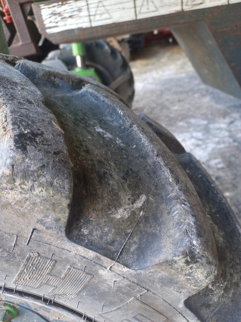 Tracteur enjambeur TECNOMA T150 - photo slide 9