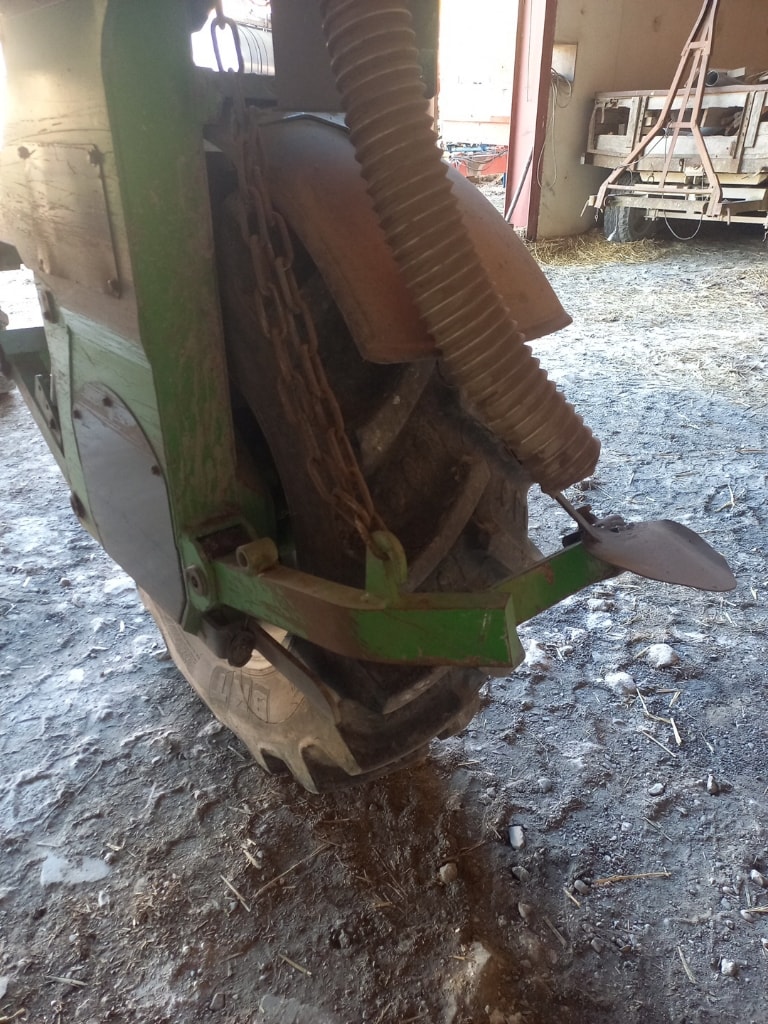 Tracteur enjambeur TECNOMA T150 - photo slide 12