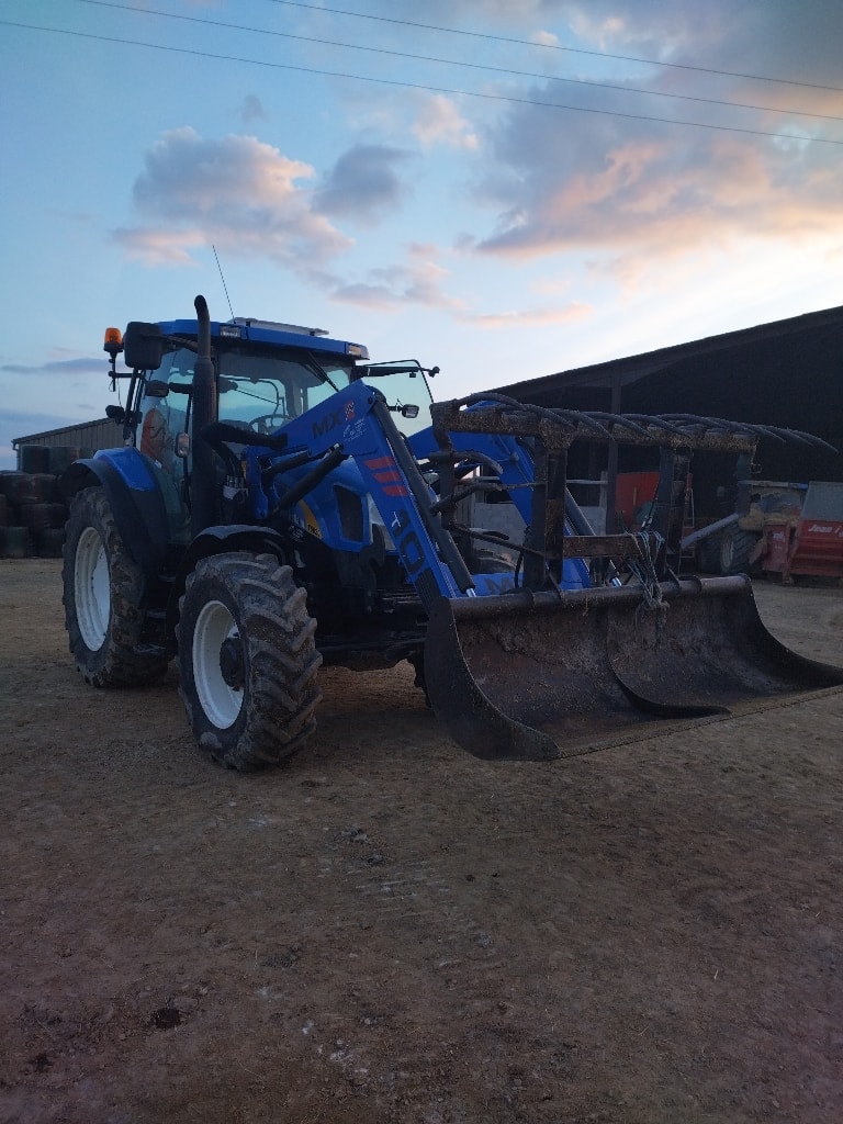 Tracteur chargeur NEW HOLLAND T6020 PLUS - photo slide 2