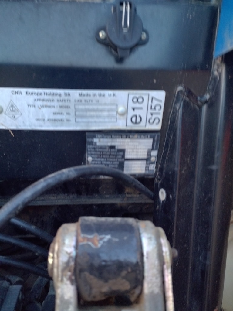 Tracteur chargeur NEW HOLLAND T6020 PLUS - photo slide 5