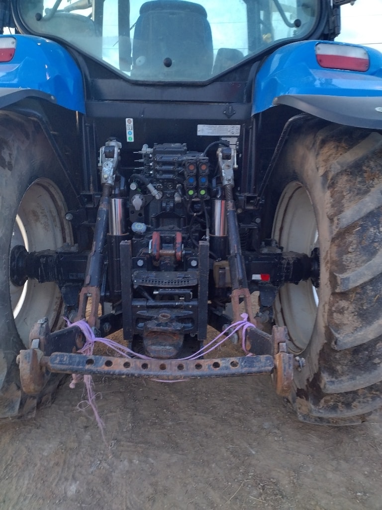 Tracteur chargeur NEW HOLLAND T6020 PLUS - photo slide 11