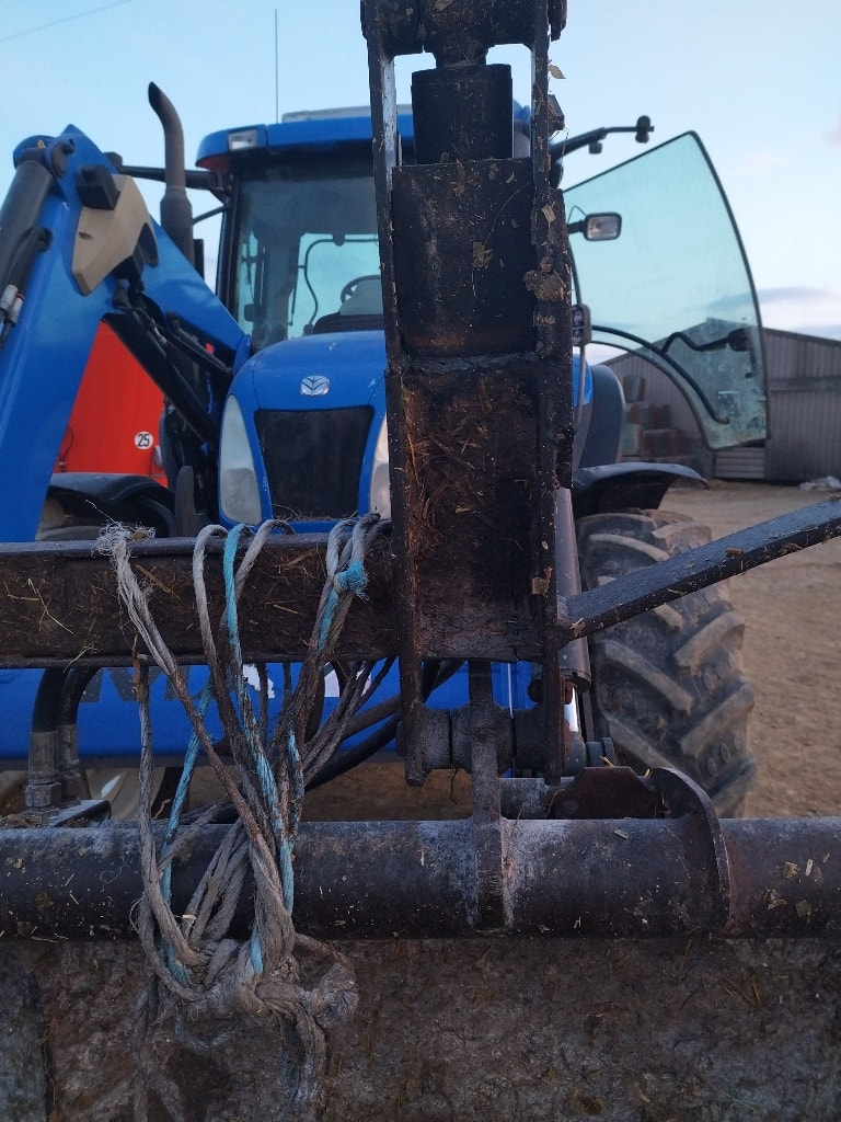 Tracteur chargeur NEW HOLLAND T6020 PLUS - photo slide 15