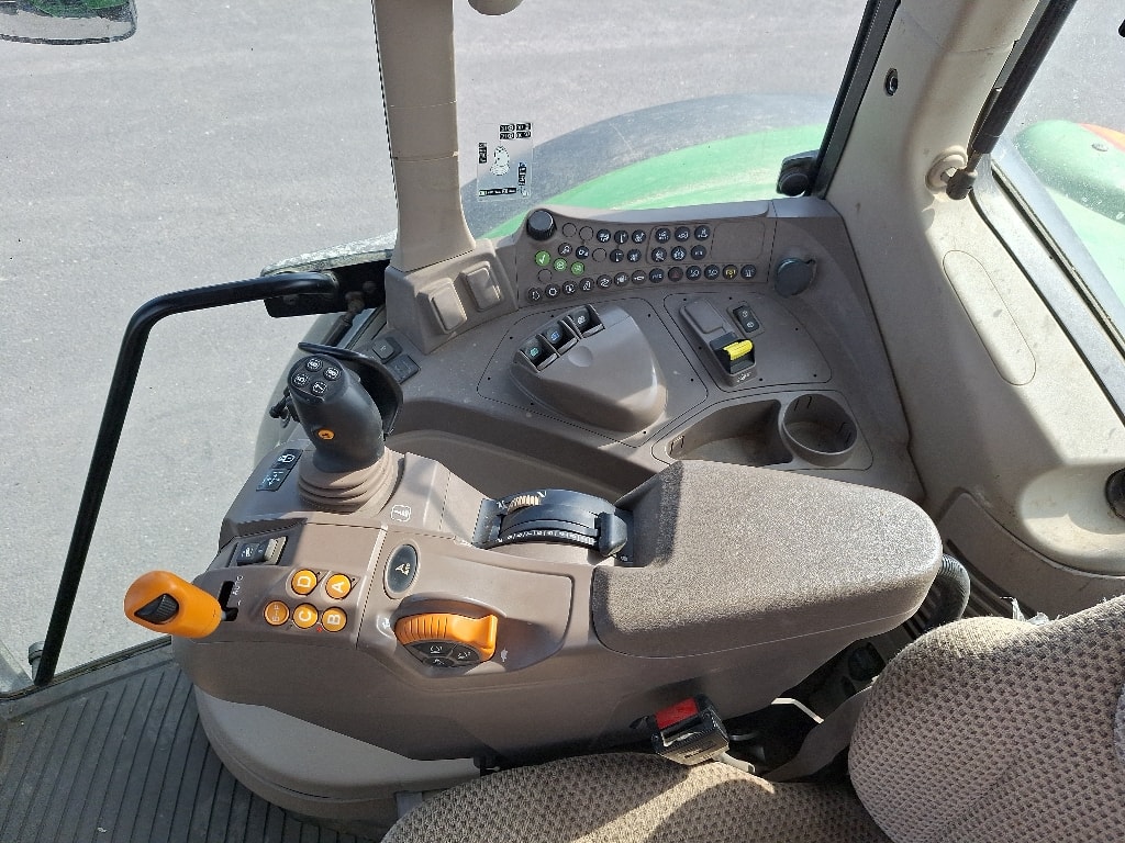 Tracteur JOHN DEERE 6110M - photo slide 13