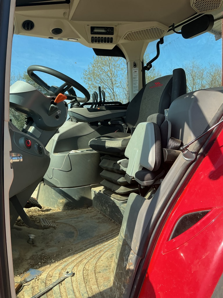 Tracteur MC CORMICK X6 415 - photo slide 8