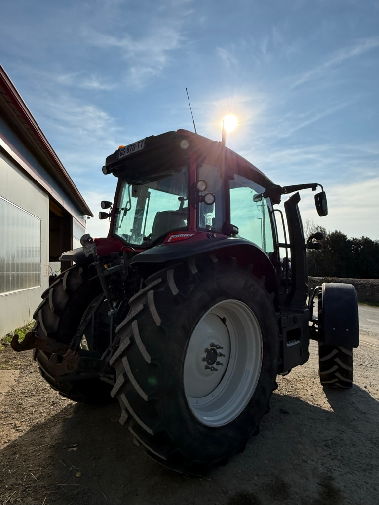 Tracteur VALTRA G115H - photo slide 5
