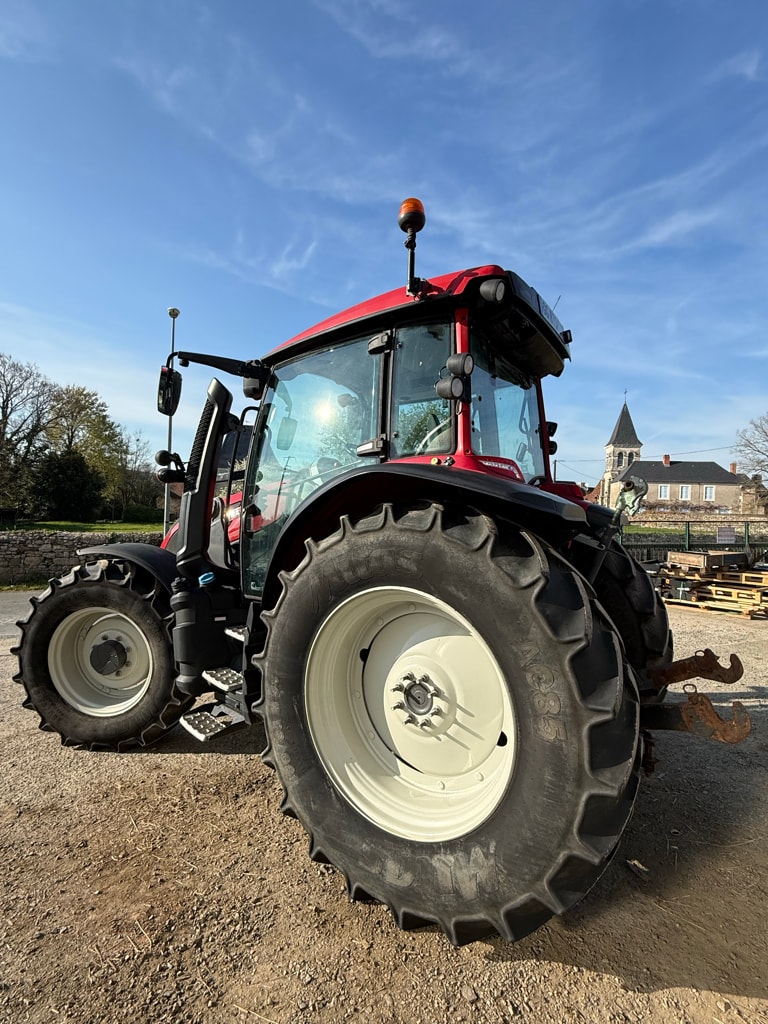 Tracteur VALTRA G115H - photo slide 7