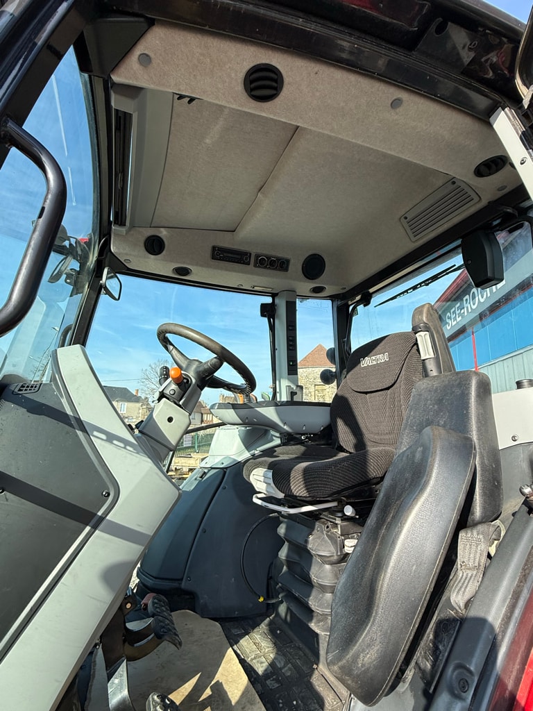 Tracteur VALTRA G115H - photo slide 8