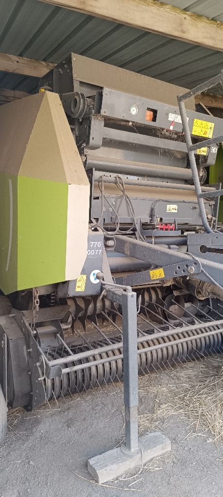 Presse balles rondes CLAAS Variant 350 - photo slide 2