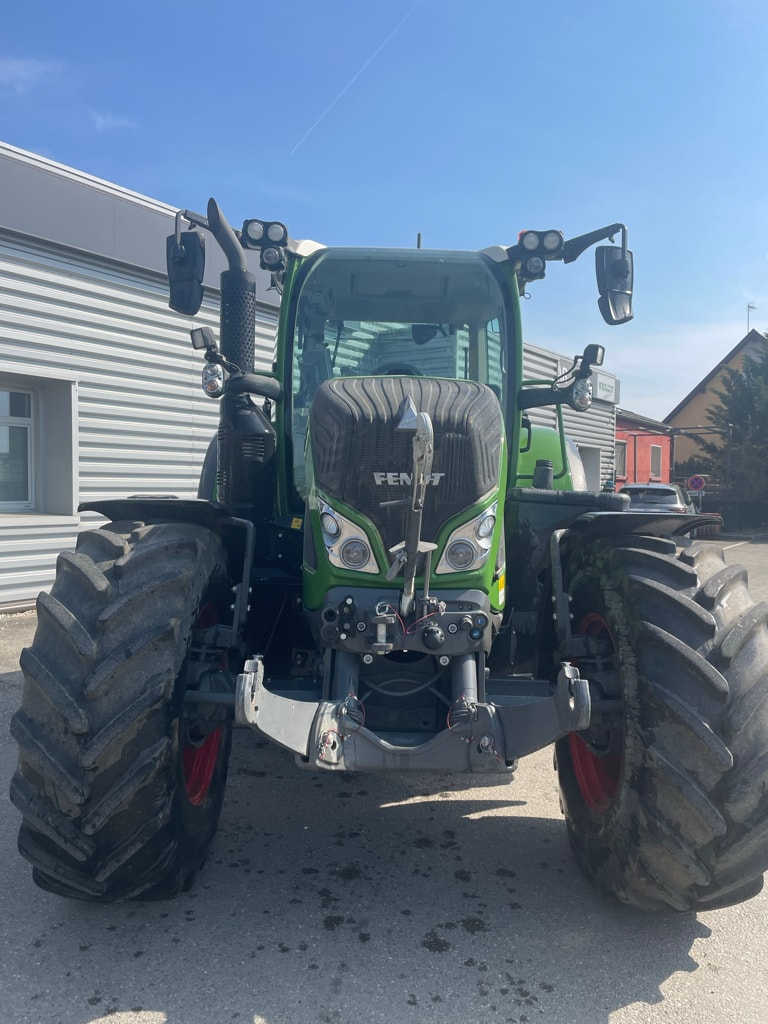 Tracteur 716 profi plus S4 - photo slide 2