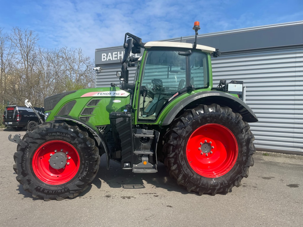 Tracteur 716 profi plus S4 - photo slide 4