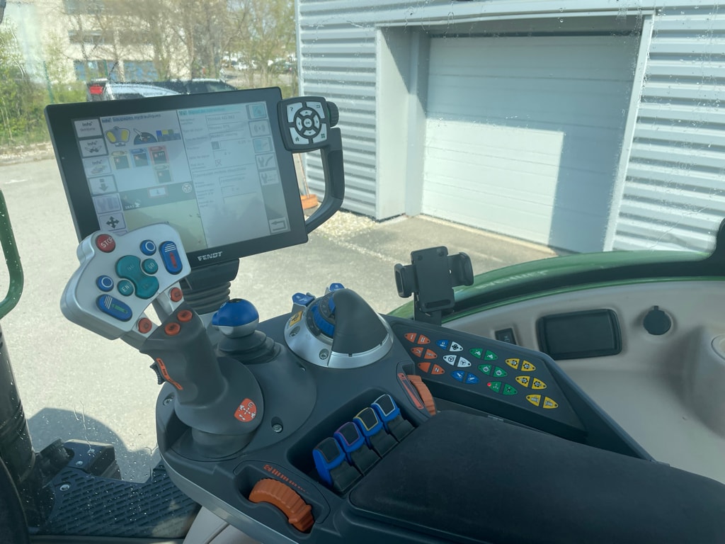 Tracteur 716 profi plus S4 - photo slide 5