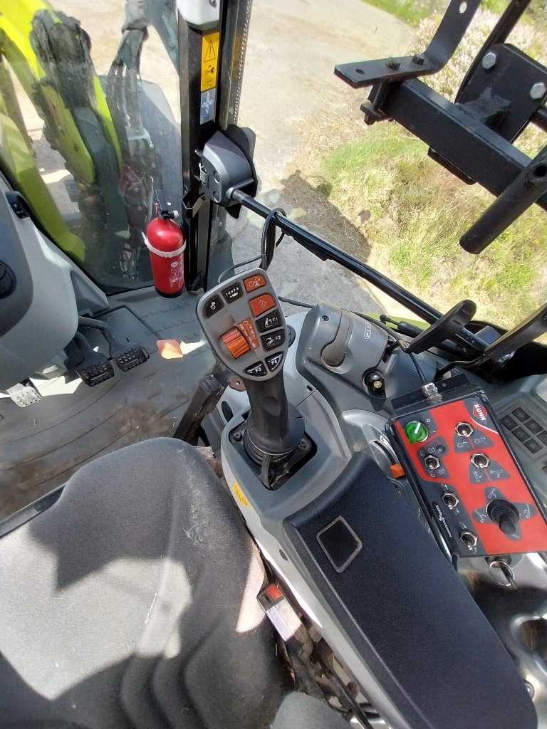 Tracteur chargeur CLAAS ARION 430 - photo slide 18