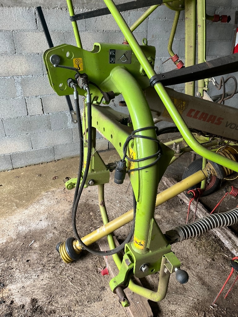 Faneuse CLAAS Volto 800 - photo slide 3