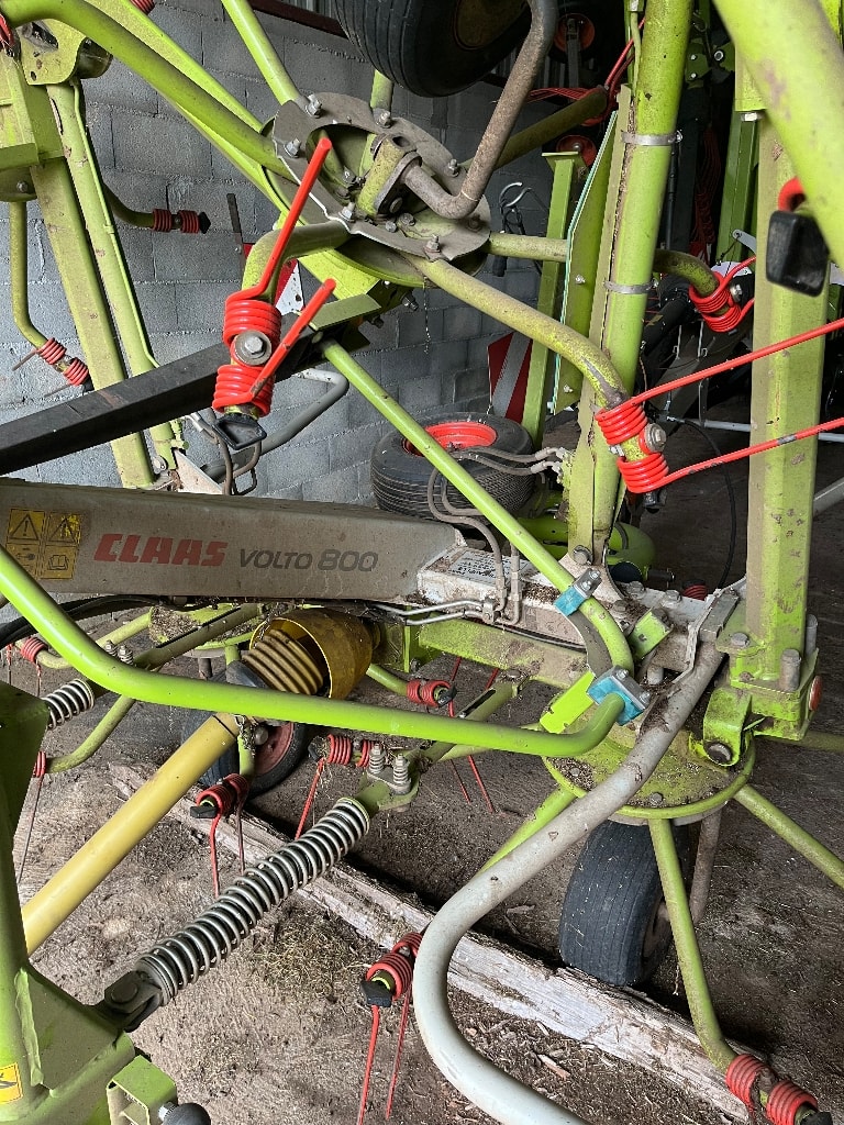 Faneuse CLAAS Volto 800 - photo slide 4