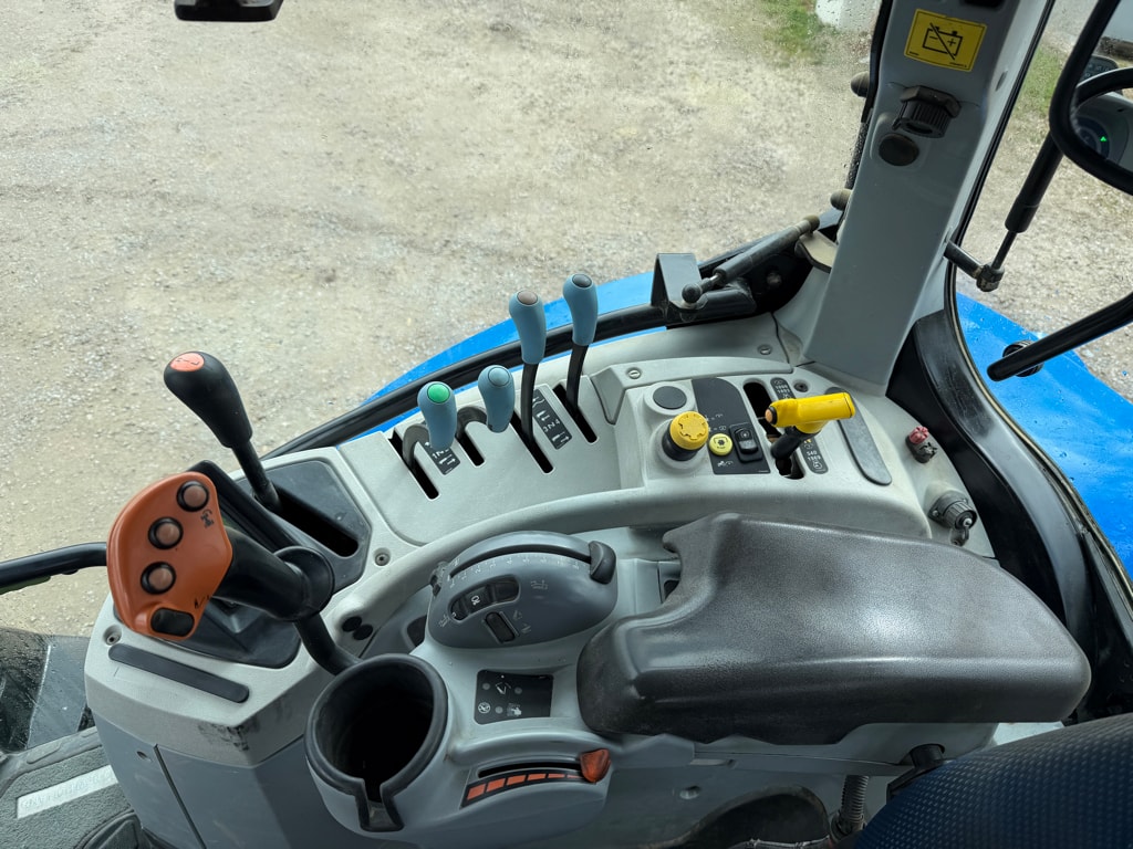 Tracteur NEW HOLLAND T6.155 EC - photo slide 15