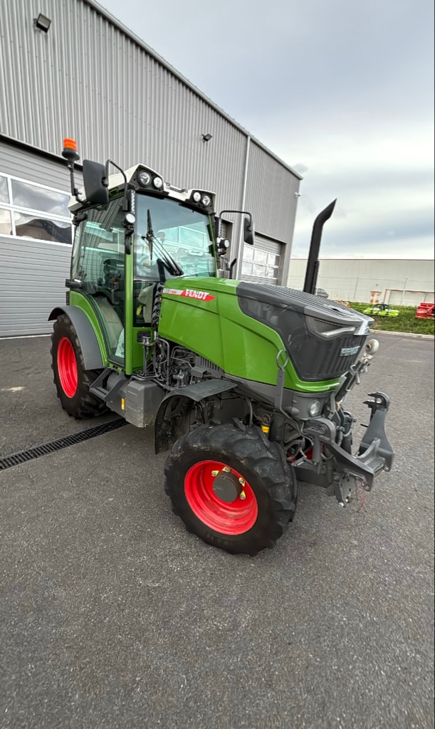Tracteur FENDT 210V - photo slide 2