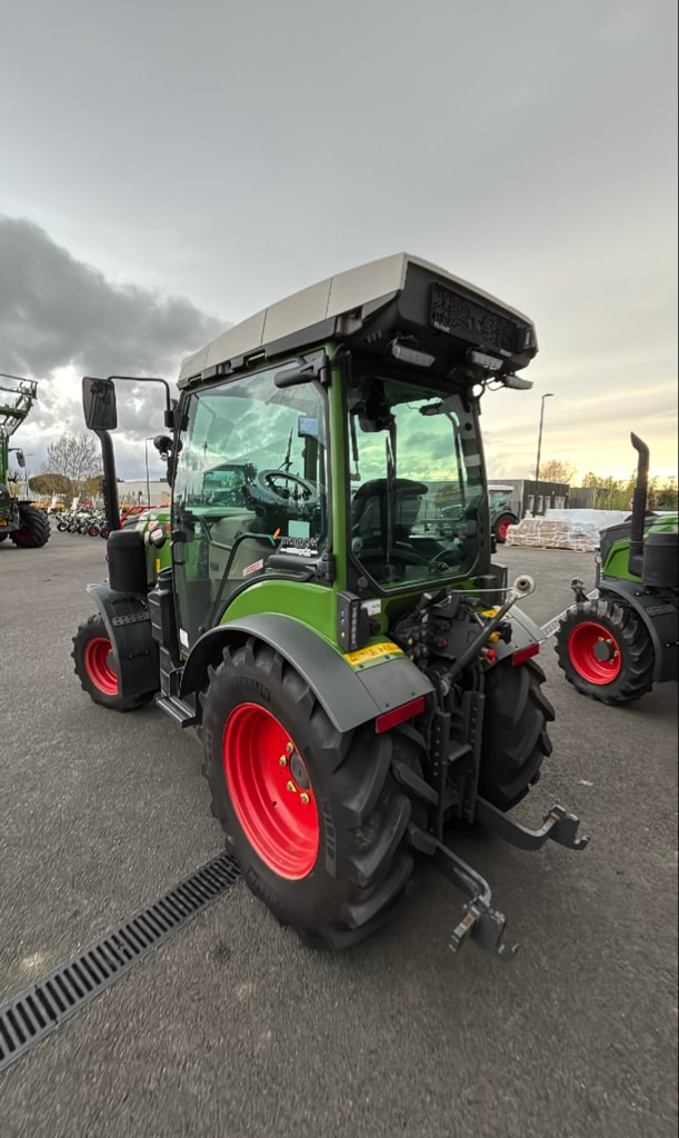 Tracteur FENDT 210V - photo slide 4