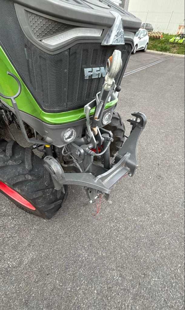 Tracteur FENDT 210V - photo slide 8