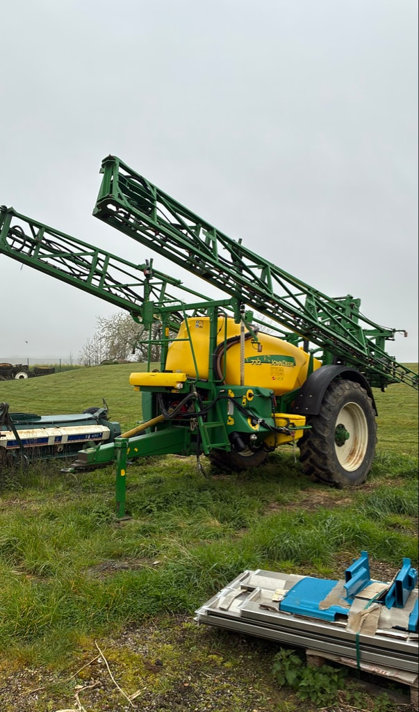 Pulverisateur JOHN DEERE 732 - photo slide 1