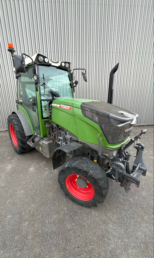 Tracteur FENDT 209V - photo slide 2
