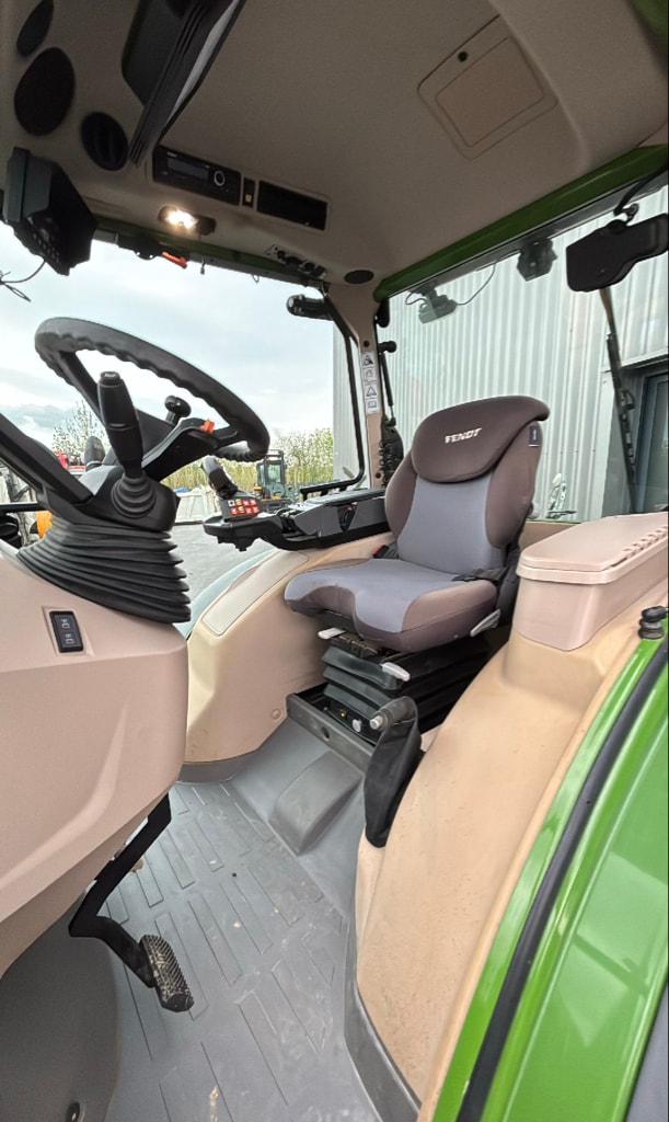 Tracteur FENDT 211P - photo slide 6