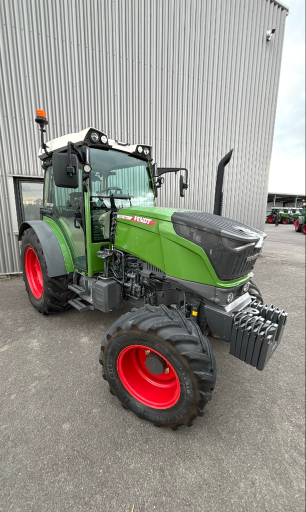 Tracteur FENDT 211P - photo slide 2