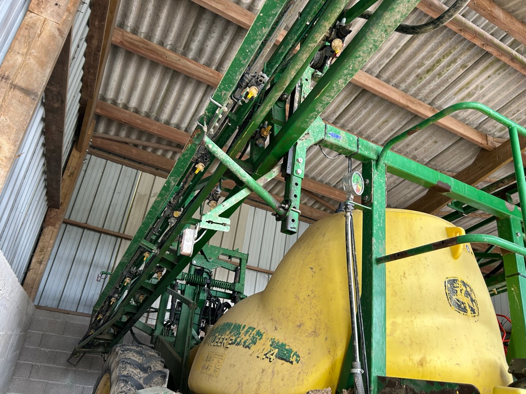 Pulverisateur JOHN DEERE 724 - photo slide 9