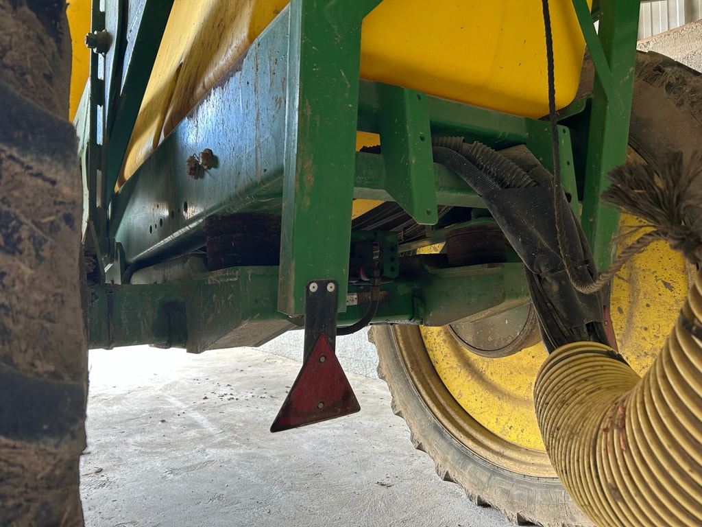 Pulverisateur JOHN DEERE 724 - photo slide 11