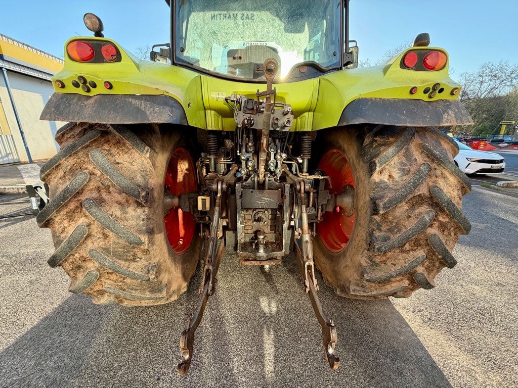 Tracteur CLAAS ARION 620 - photo slide 5