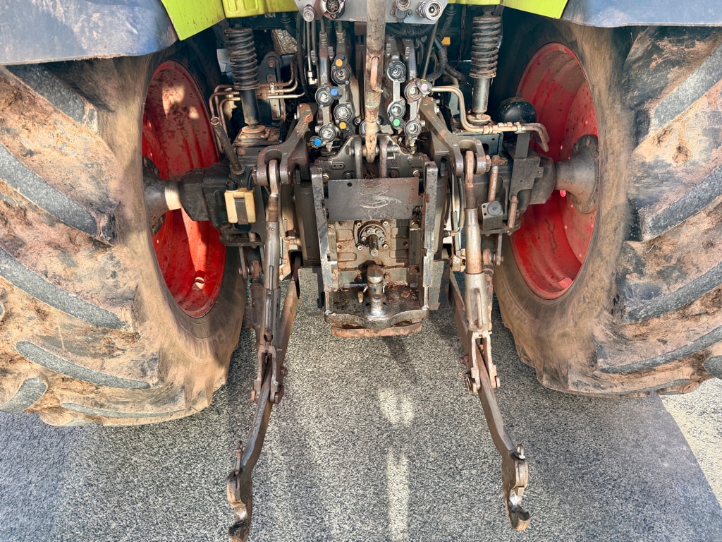 Tracteur CLAAS ARION 620 - photo slide 6