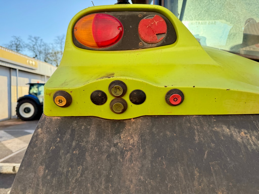 Tracteur CLAAS ARION 620 - photo slide 17