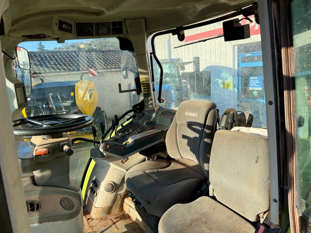Tracteur CLAAS ARION 620 - photo slide 12