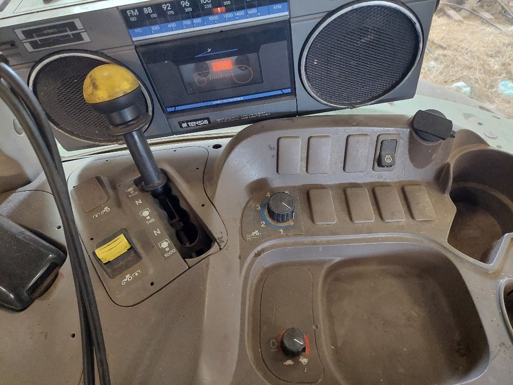 Tracteur chargeur JOHN DEERE 5080R - photo slide 13