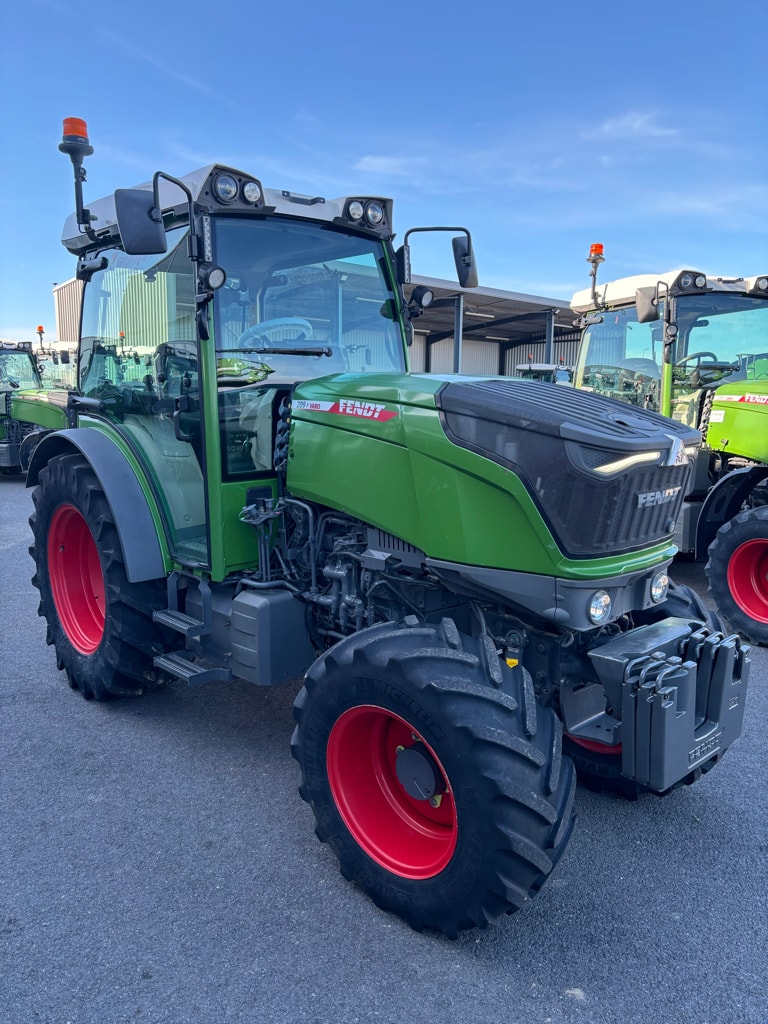 Tracteur FENDT 209F - photo slide 2