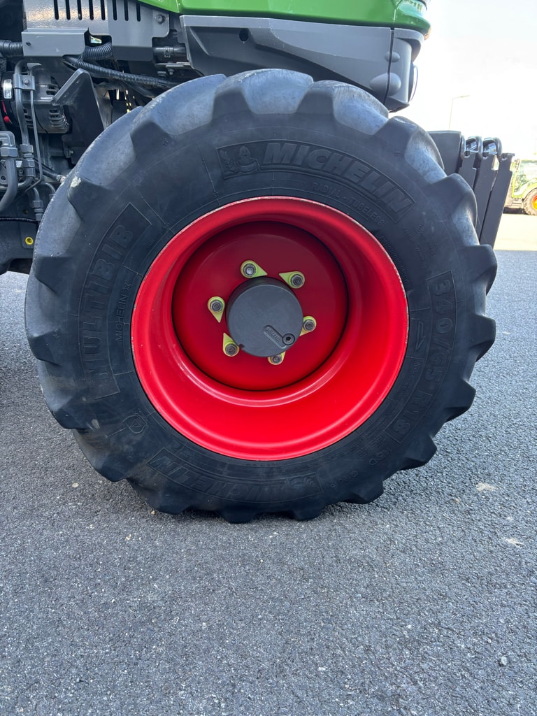 Tracteur FENDT 209F - photo slide 6