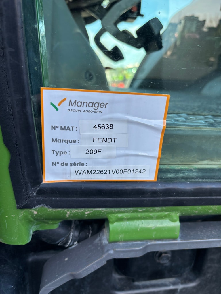 Tracteur FENDT 209F - photo slide 6