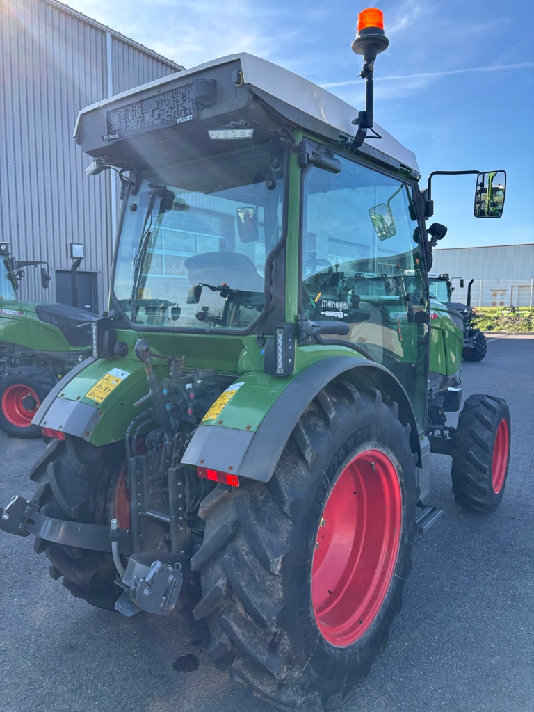 Tracteur FENDT 209F - photo slide 10